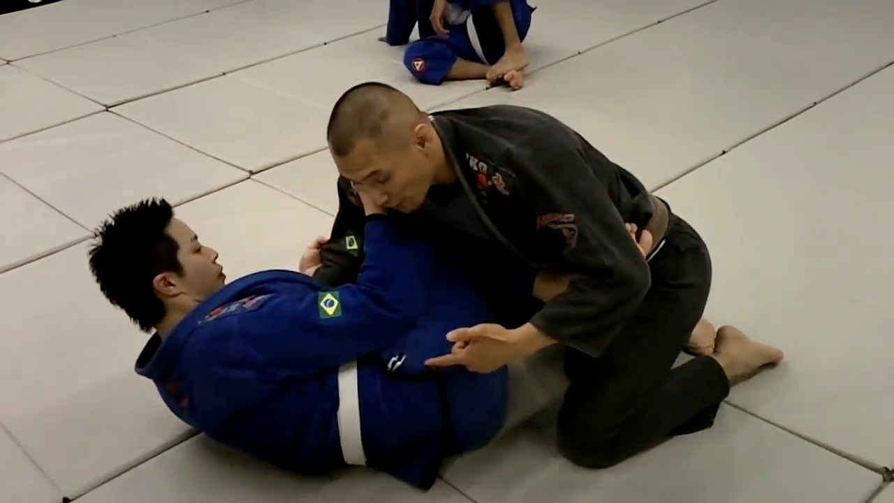 bjj-technique-secrets-to-staying-safe-in-the-closed-guard
