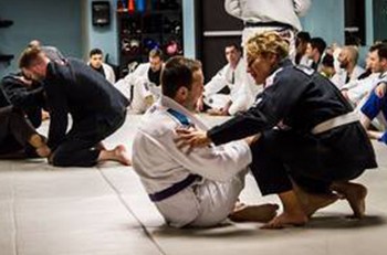 A BJJ group class