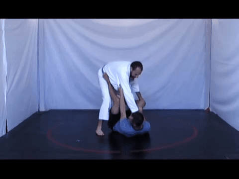 common-bjj-mistake-36-hook-sweep-from-spider-guard