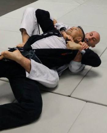 the lapel choke from the back in BJJ